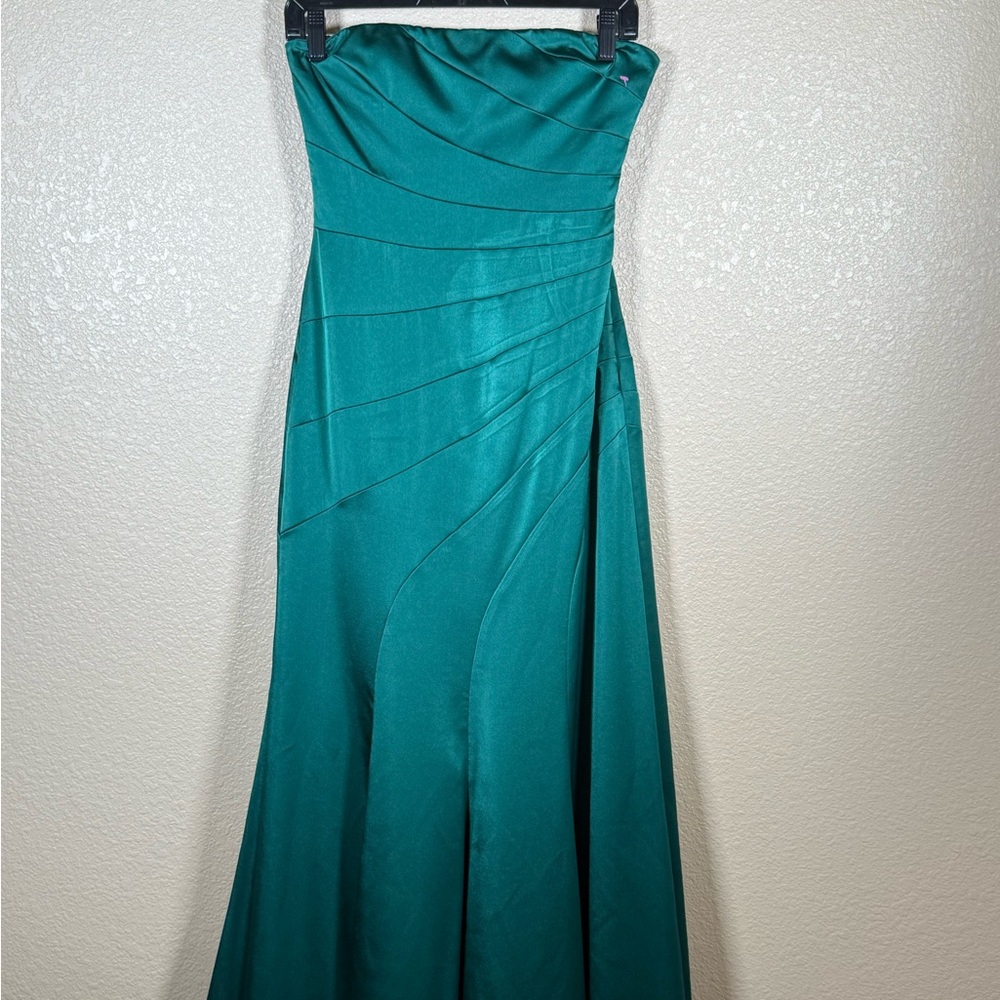BCBGMAXAZRIA EMERALD GREEN STRAPLESS MAXI DRESS SATIN PROM GOWN